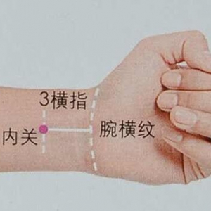 打嗝不停怎么办？掐手腕10秒就搞定