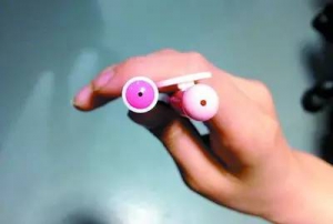 90%的人不知道、笔帽上的这个小孔能救命